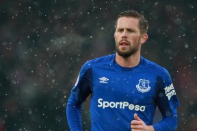 职业联赛推进俱乐部品牌建设加强市场运营，职业俱乐部梯队