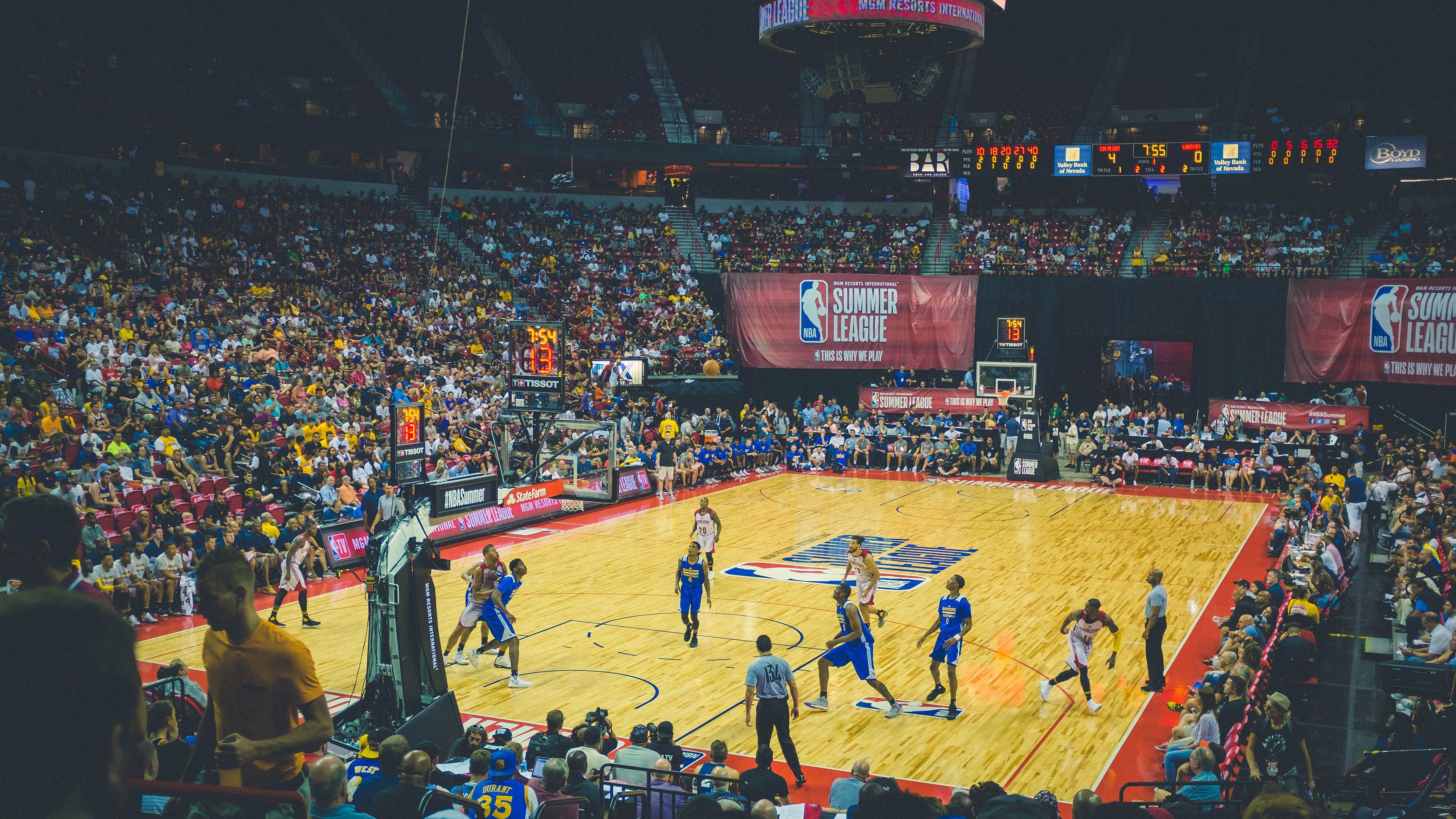 “胡利安·门德斯的全能能力，帮助美洲狮队攻占更高峰”