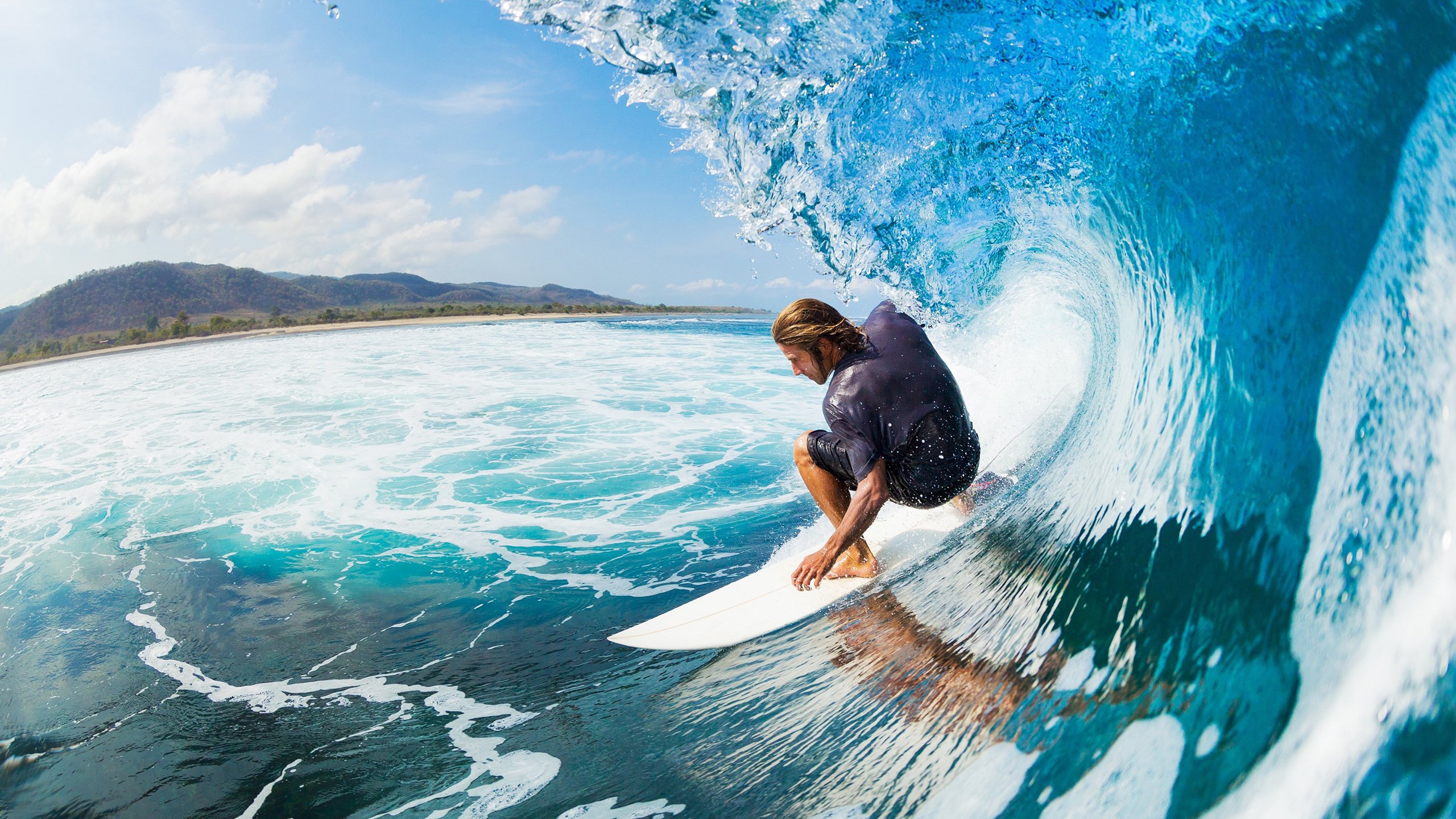 罗男子自由泳冲刺爆发惊艳泳池，男子自由泳运动员